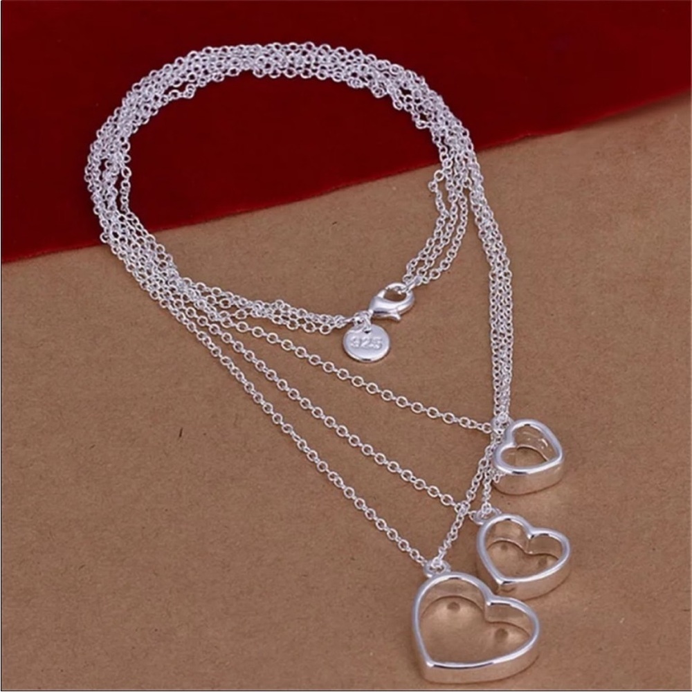 Elegant Silver Multilayered Heart Necklace - Picture 1 of 1